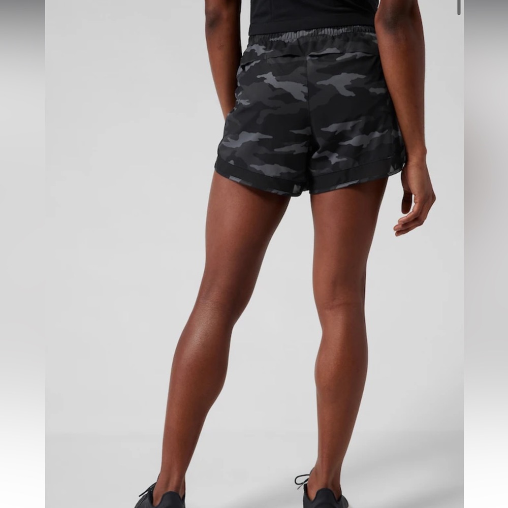 Athleta Black/Gray Camo Mesh Racer Run Short 4” Size XS EUC - Picture 3 of 15